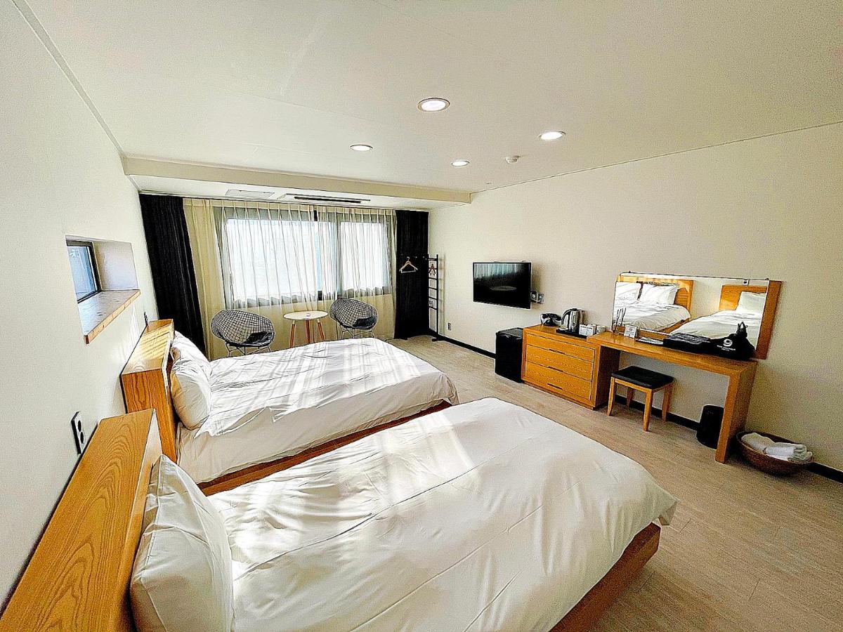 Nine Boutique Hotel Seogwipo Exterior photo