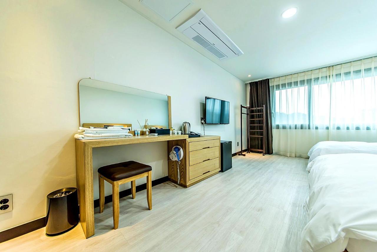 Nine Boutique Hotel Seogwipo Exterior photo