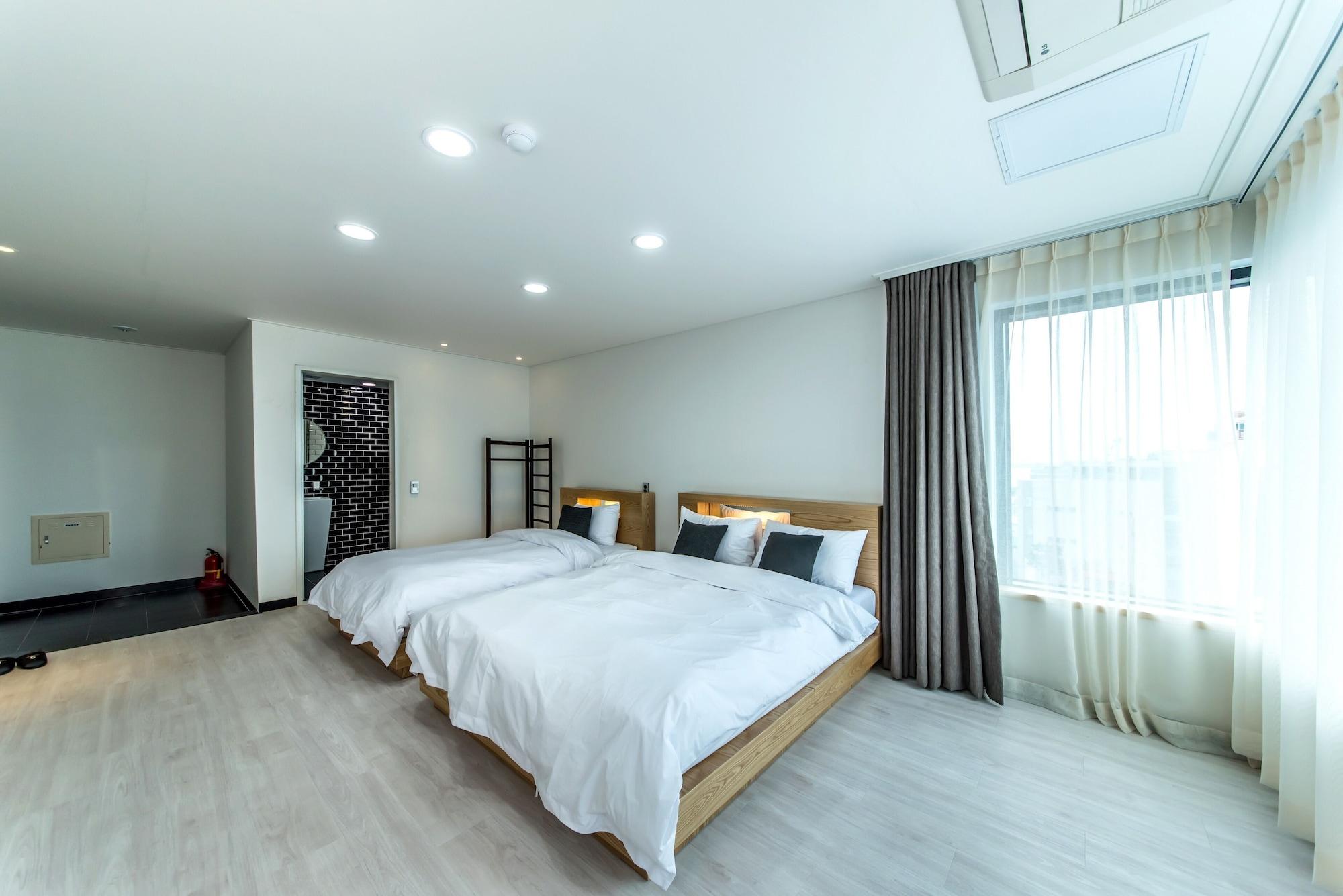Nine Boutique Hotel Seogwipo Exterior photo