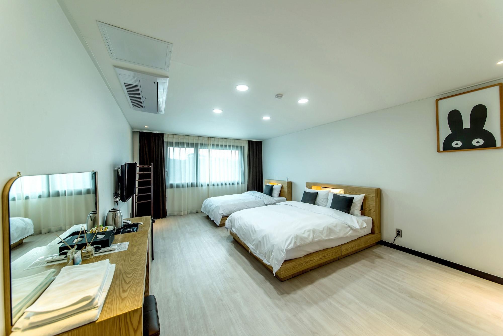 Nine Boutique Hotel Seogwipo Exterior photo