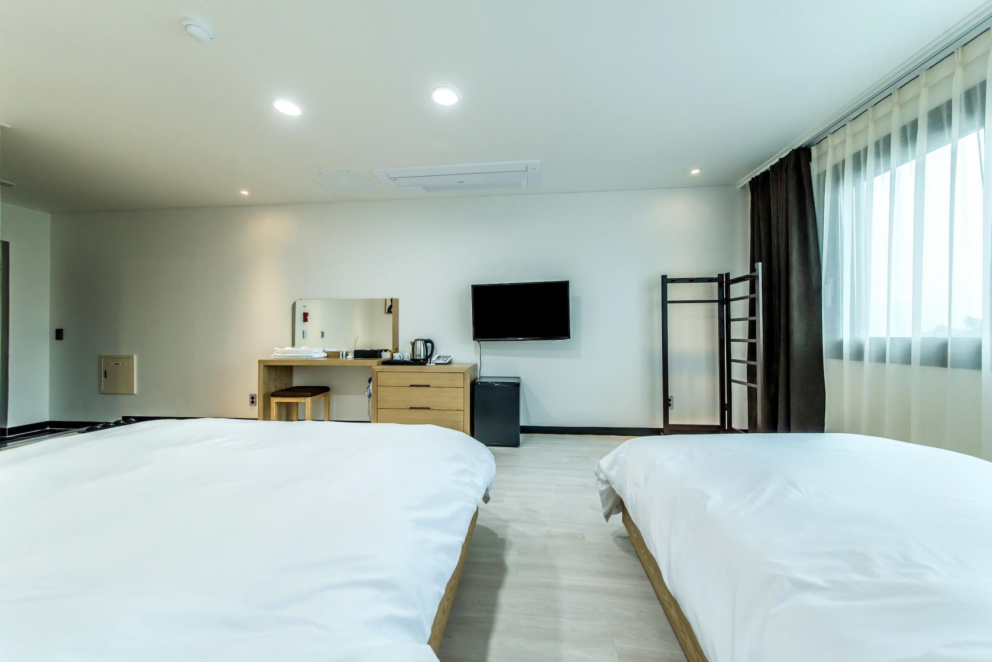 Nine Boutique Hotel Seogwipo Exterior photo