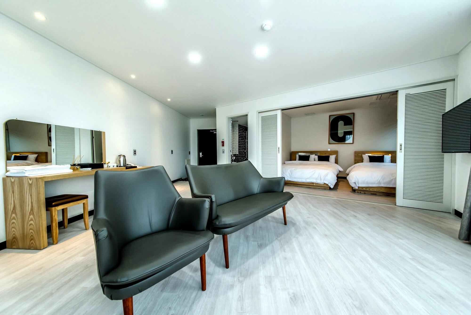 Nine Boutique Hotel Seogwipo Exterior photo
