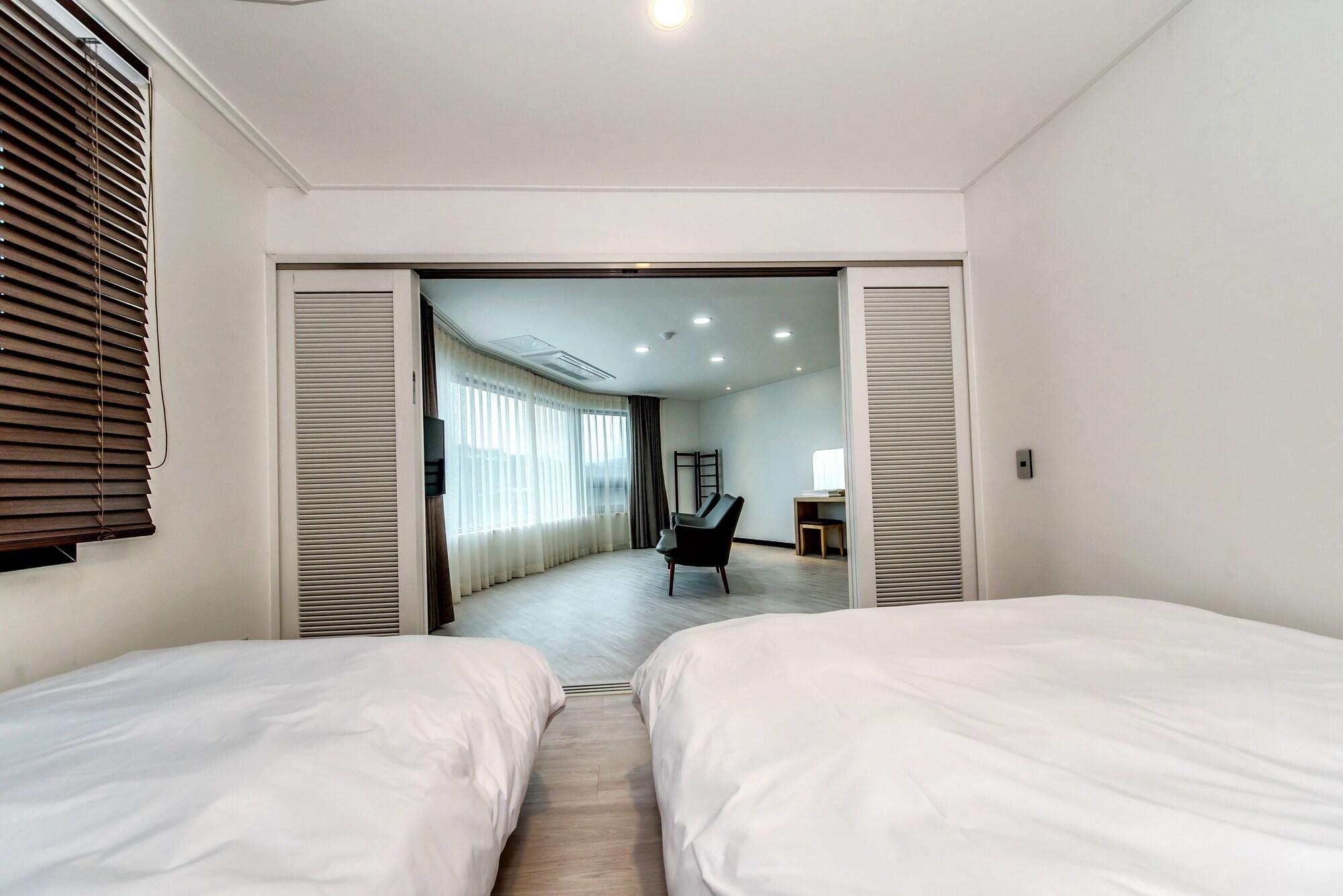 Nine Boutique Hotel Seogwipo Exterior photo