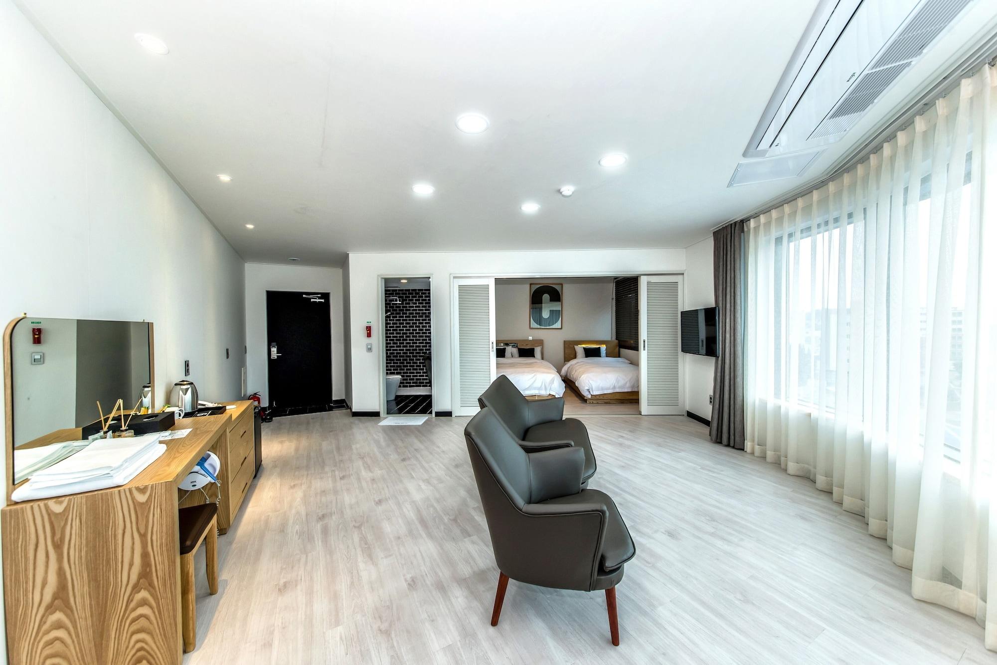 Nine Boutique Hotel Seogwipo Exterior photo